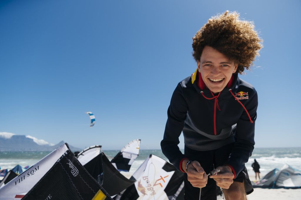 W tym odcinku Zajawki na Mobajl mamy dla Was gościa, który jest przyszłością kitesurfingu!